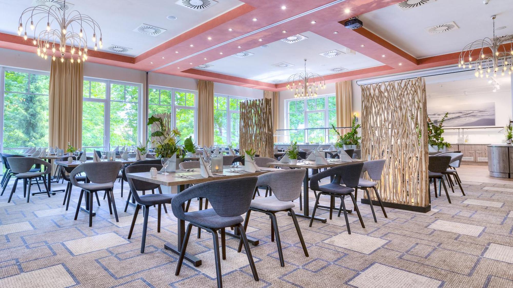 Ostseehotel Villen Im Park - Ein Rovell Hotel Heringsdorf  Bagian luar foto