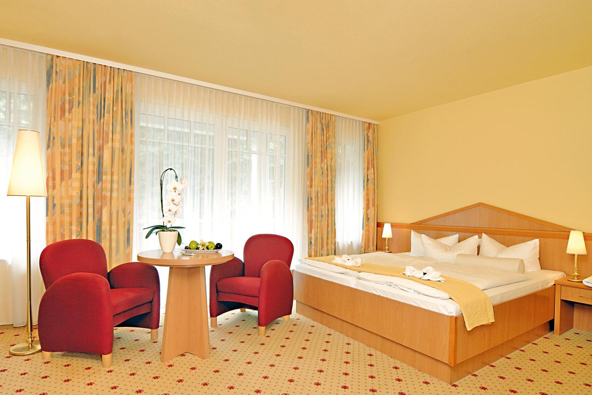 Ostseehotel Villen Im Park - Ein Rovell Hotel Heringsdorf  Bagian luar foto