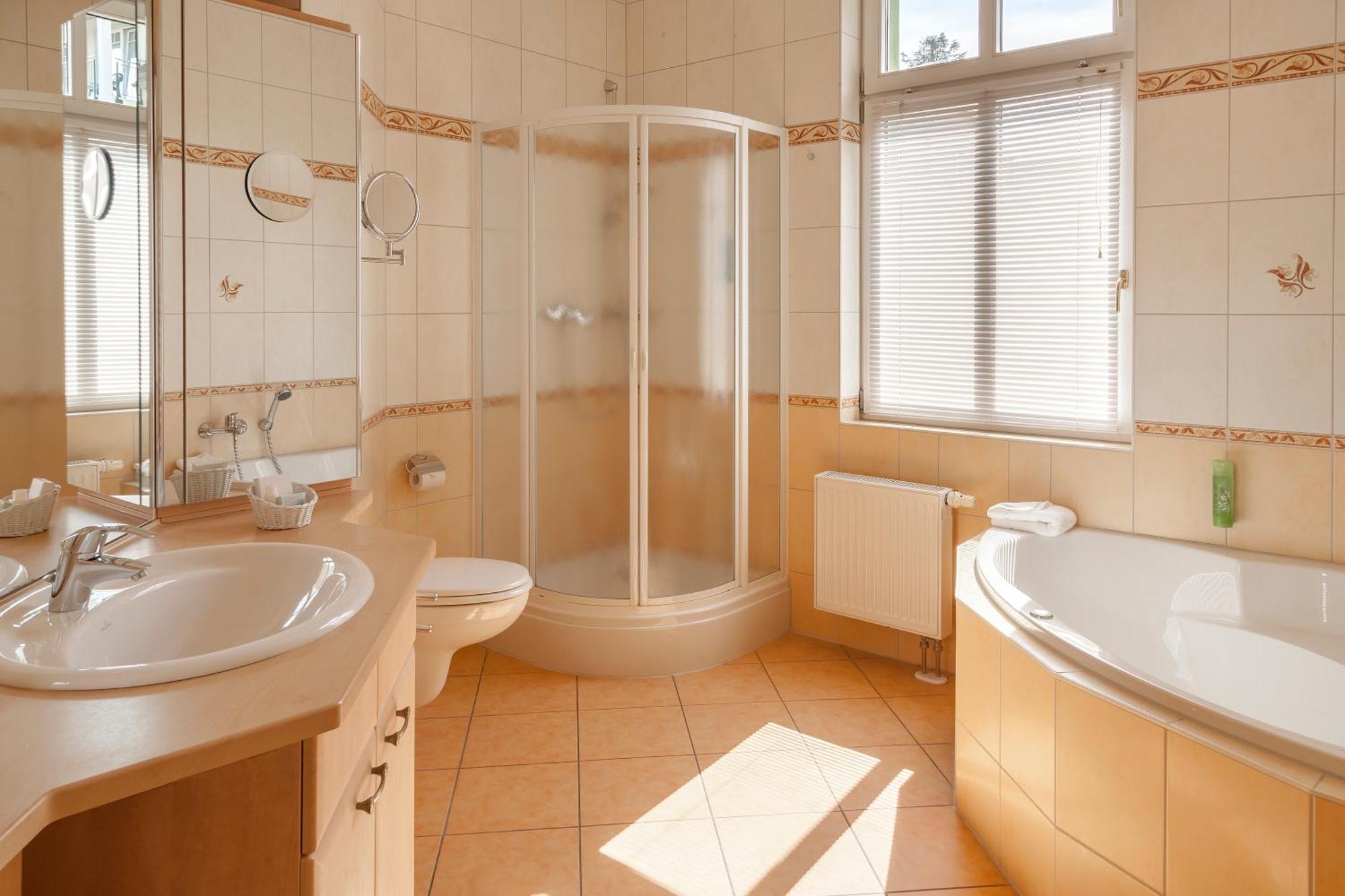 Ostseehotel Villen Im Park - Ein Rovell Hotel Heringsdorf  Bagian luar foto