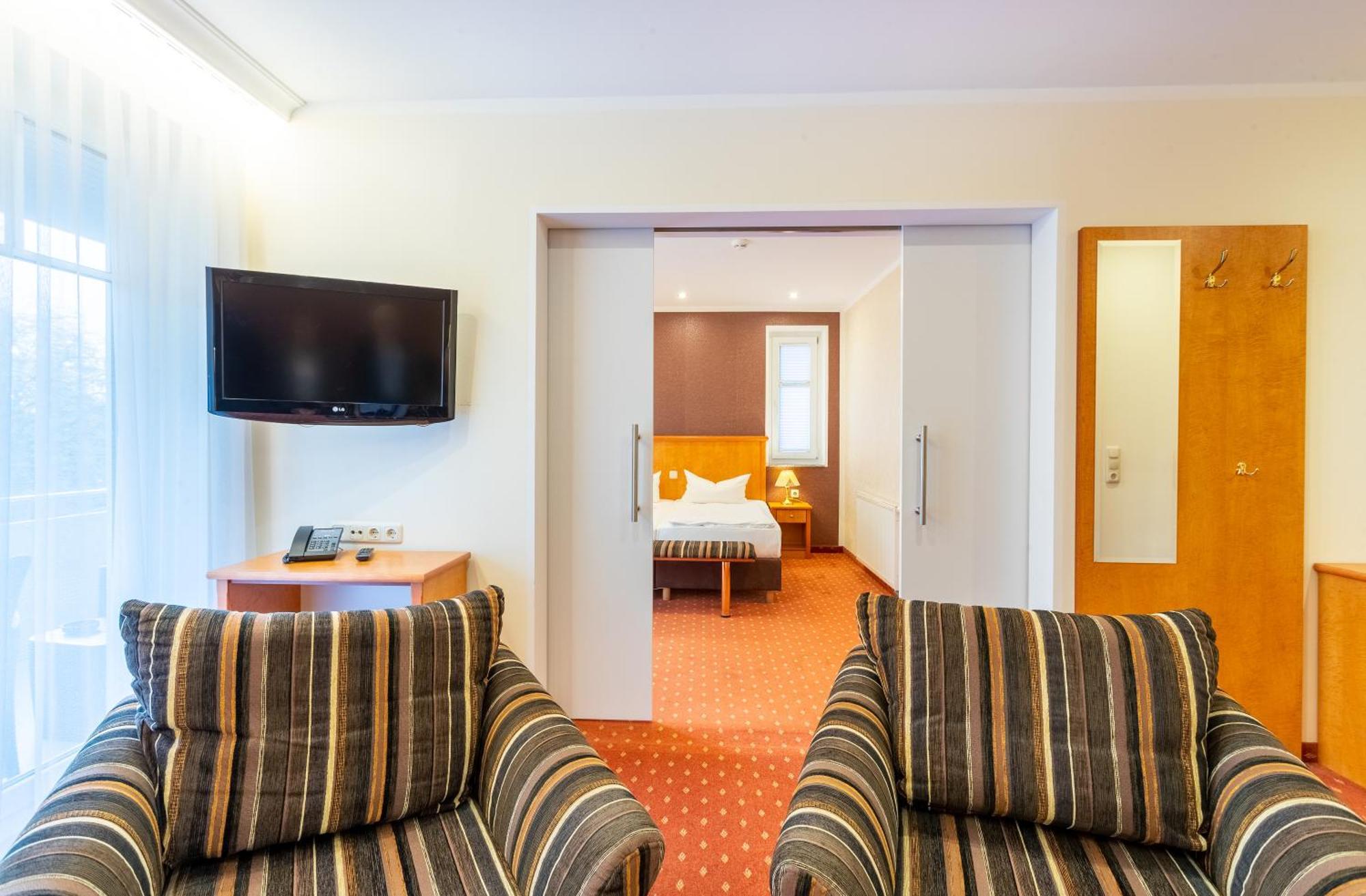 Ostseehotel Villen Im Park - Ein Rovell Hotel Heringsdorf  Bagian luar foto