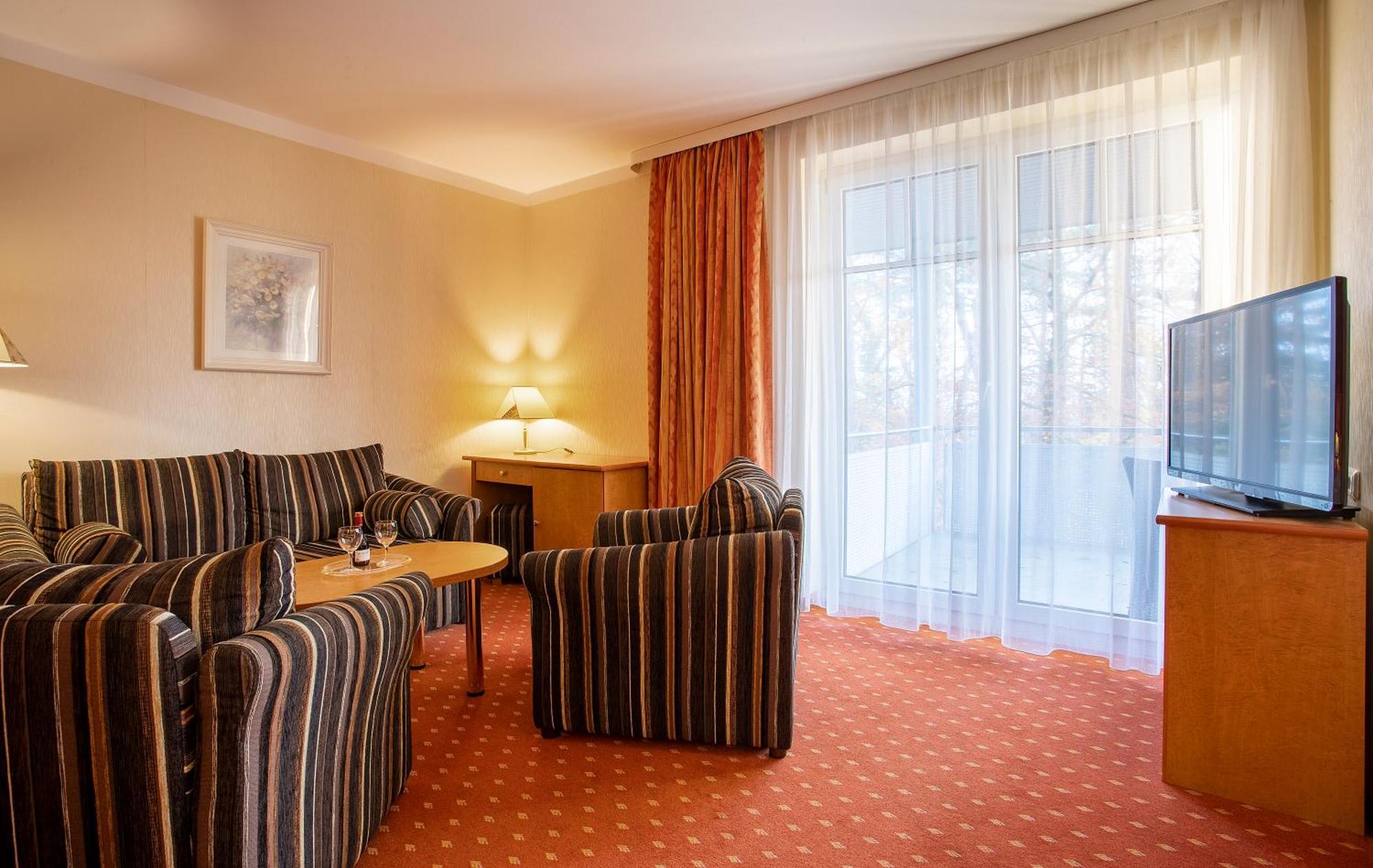 Ostseehotel Villen Im Park - Ein Rovell Hotel Heringsdorf  Bagian luar foto